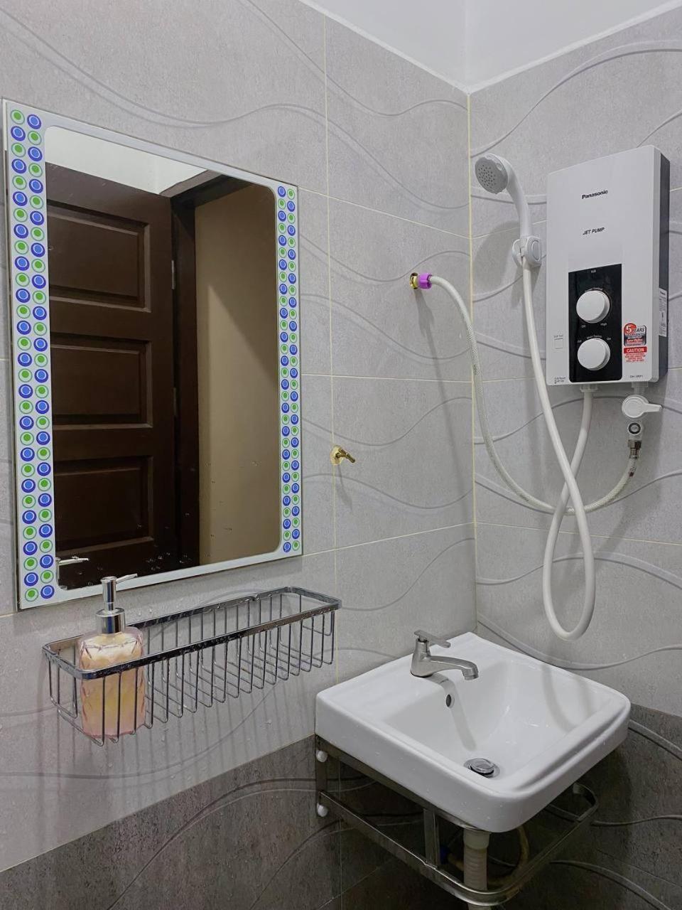 Nsjay Guest House Kampong Gong Balai Luaran gambar